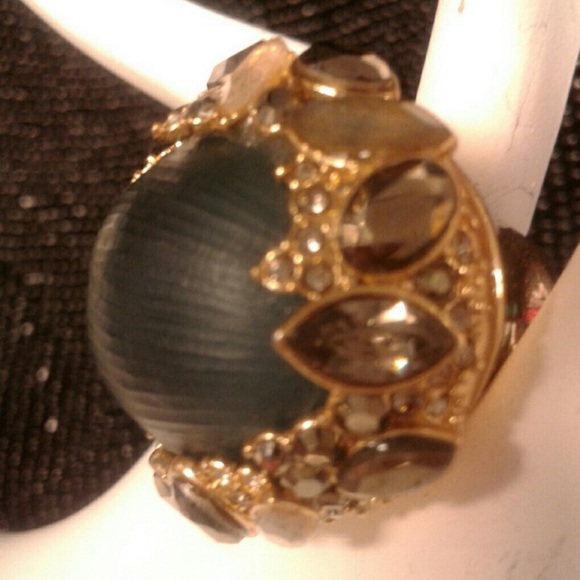Alexis Bittar Ring - Lucite, Marq.
& Opal with crystals in gold tone setting. - Picture 6 of 8